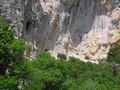 Vue sur les falaises de calcaires, qui attirent de nombreux amateurs d'escalade