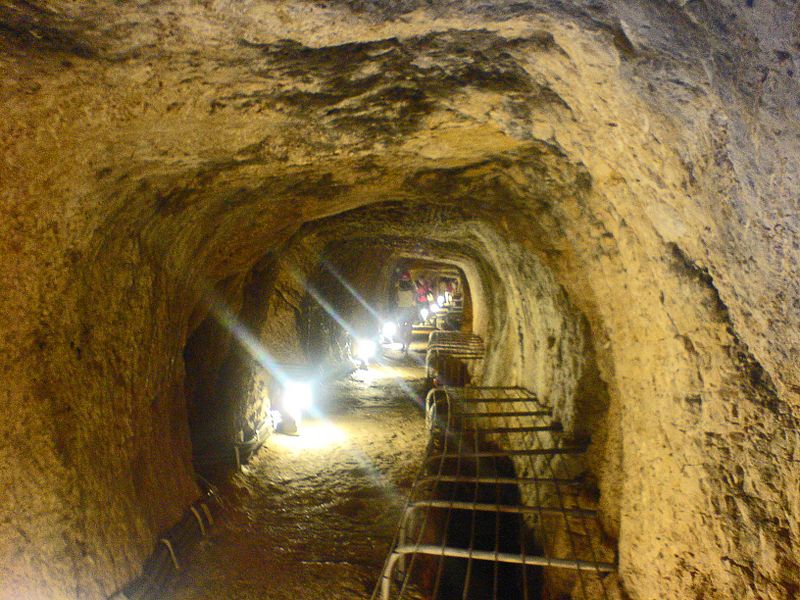 Fichier:Tunnel d'Eupalinos.JPG