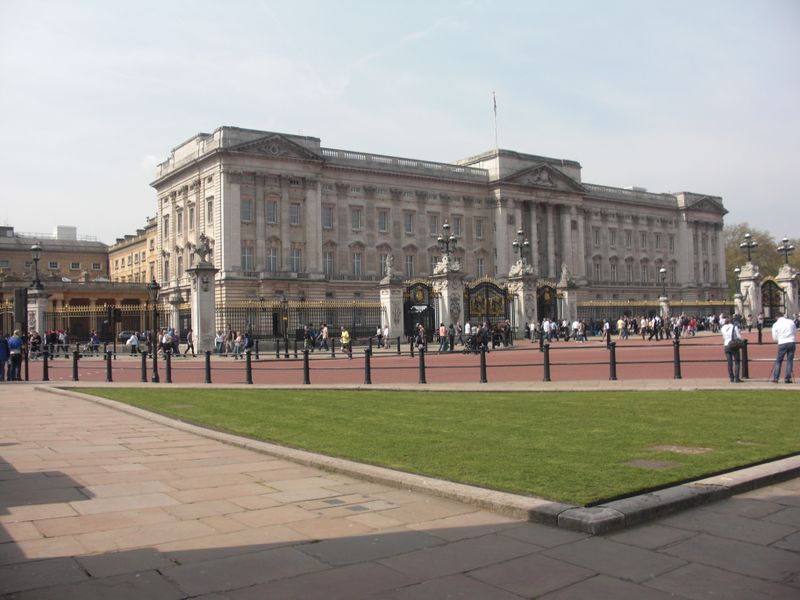 Fichier:Buckingham Palace.JPG