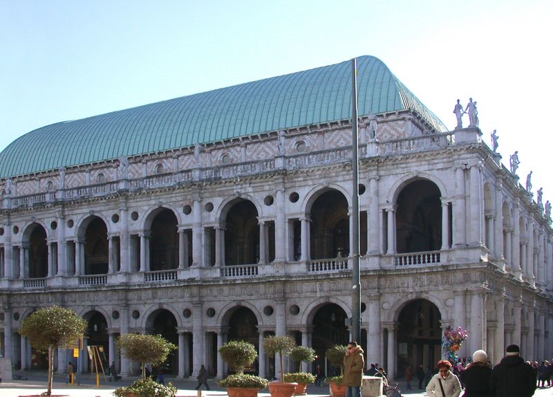 Fichier:Vicenza-Basilica palladiana2 retouched.jpg