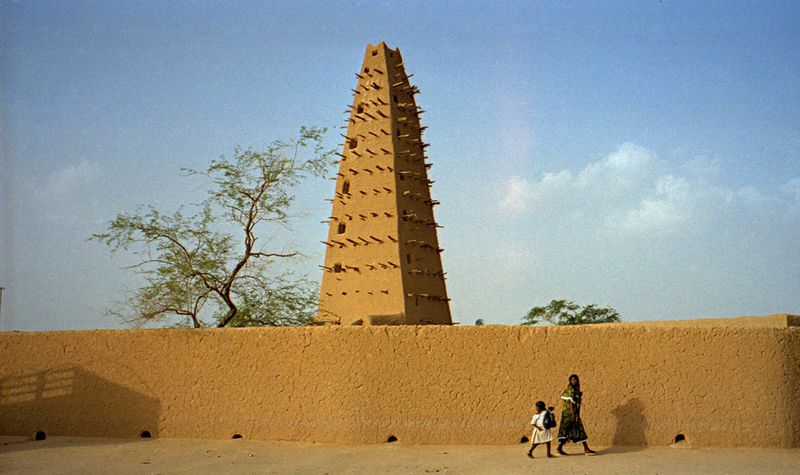 Fichier:1997 277-9A Agadez mosque.jpg