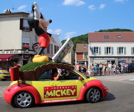 Voiture publicitaire pour le Journal de Mickey, lors du Tour de France 2013