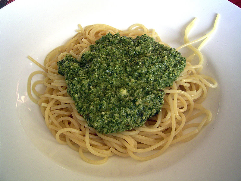 File:Spaghetti mit Pesto.jpg